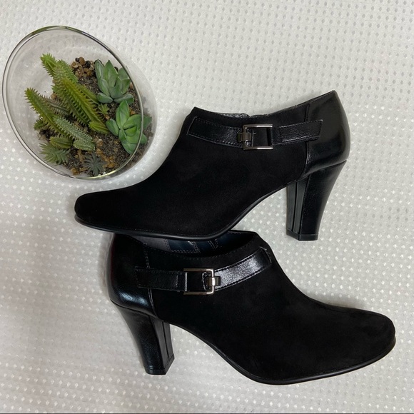 AEROSOLES Shoes - Aerosoles Black Portrait Heelrest Booties